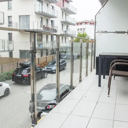 アパート Al-dom Apartament Lazur Z Miejscem Parkingowym コウォブジェク